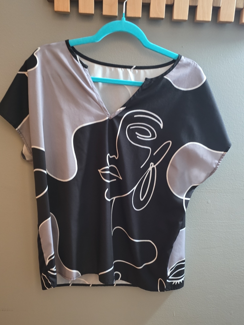 SHEIN Black & Gray Abstract Line Art V-Neck Blouse